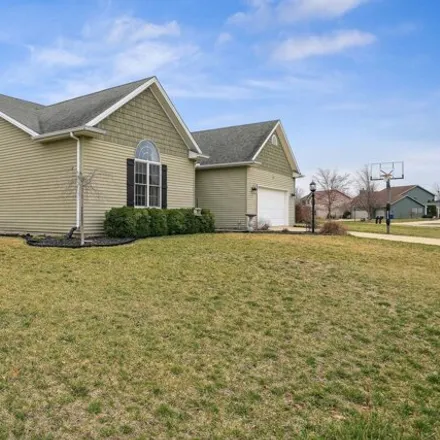 Image 2 - 936 Reagan Drive, St. Joseph, Champaign County, IL 61873, USA - House for sale