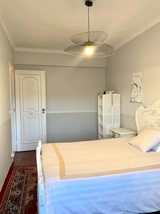 Rent this 3 bed room on Odivelas (Metro) Terminal in Rua Doutora Maria Máxima Vaz, 2675-309 Odivelas