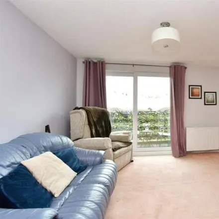 Image 4 - The Hollies, Gravesend, DA12 5EP, United Kingdom - Apartment for sale