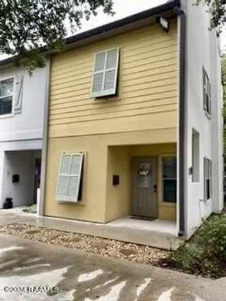 Buy this 2 bed townhouse on 727 West Taft Street in Arbolada Addition, Lafayette