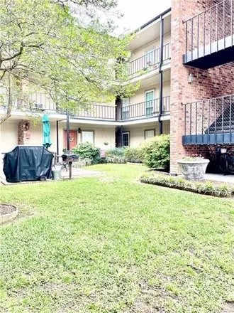 Buy this 2 bed condo on 2521 Metairie Lawn Drive in Metairie, LA 70002