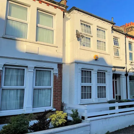 Rent this 3 bed townhouse on Sandtoft Road in London, SE7 7LR