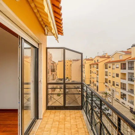 Rent this 3 bed apartment on Rua Barão de Moçamedes 110 in 2775-599 Cascais, Portugal