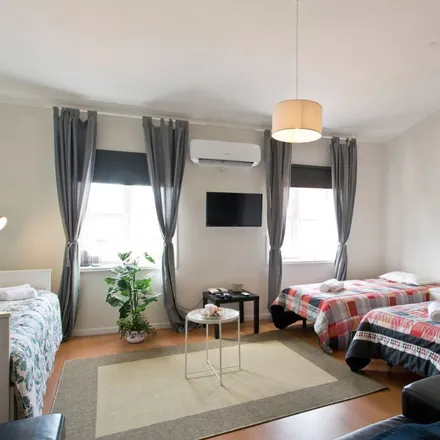 Rent this 1 bed apartment on Topatudo Reparações in Rua dos Mártires da Liberdade, 4050-363 Porto