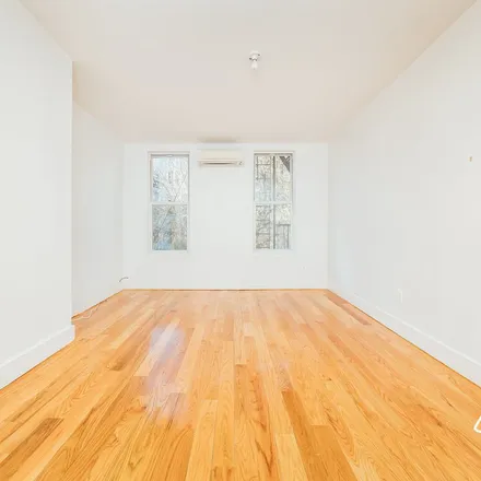 Image 7 - 33 Montrose Avenue, New York, NY 11206, USA - Apartment for rent