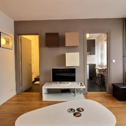Image 4 - 52 Rue de l'Aqueduc, 75010 Paris, France - Apartment for rent