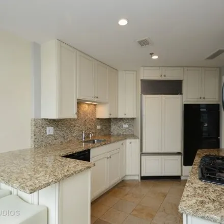 Image 6 - The Fordham, 11-25 East Superior Street, Chicago, IL 60611, USA - Condo for rent