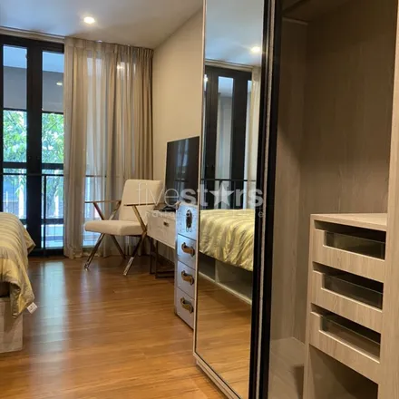 Rent this 1 bed apartment on 33/6 in Soi Langsuan, Pathum Wan District