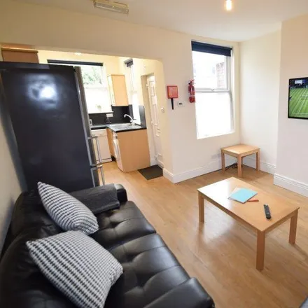 Rent this 5 bed townhouse on 353 Ecclesall Road in Sheffield, S11 8PE