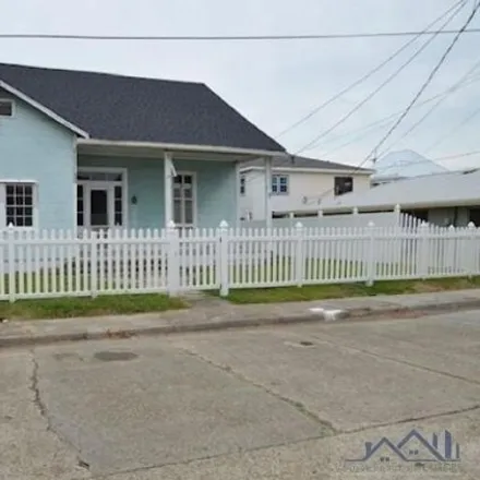 Buy this 3 bed house on 363 Canal Street in Houma, LA 70360