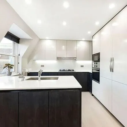 Image 3 - Boydell Court, London, NW8 6NG, United Kingdom - House for rent