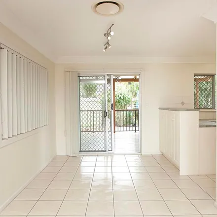 Image 7 - 27 Menkira Street, Mansfield QLD 4122, Australia - Apartment for rent