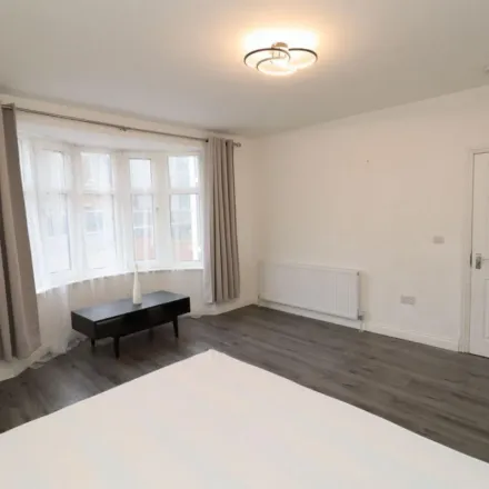 Image 3 - Leigham Court Road, London, SW16 2NT, United Kingdom - Apartment for rent