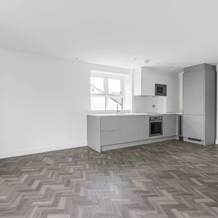 Rent this 2 bed apartment on Petts Wood Station Car Park in Fairway, London