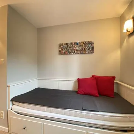 Rent this 1 bed apartment on Wilfried Martens in Rue de Trèves - Trierstraat, 1040 Brussels