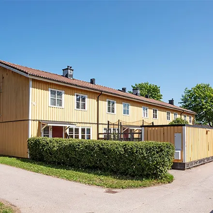 Rent this 4 bed apartment on Zirkongatan in 811 50 Sandviken, Sweden