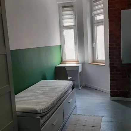 Rent this 6 bed apartment on Jedności Narodowej 59a in 50-262 Wrocław, Poland