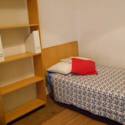 Rent this 7 bed room on Madrid in St. Honoré, Calle de Hilarión Eslava