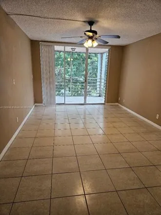 Image 5 - Lagoon Place, Pine Island Ridge, Davie, FL 33324, USA - Condo for sale