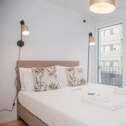 Rent this 2 bed apartment on Rua de João das Regras 321 in 4000-291 Porto, Portugal