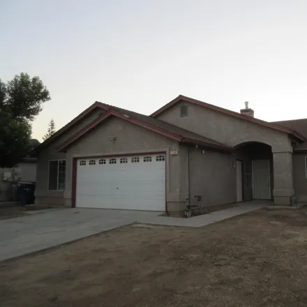 Buy this 6 bed house on 5421 North Rosalia Avenue in Fresno, CA 93722