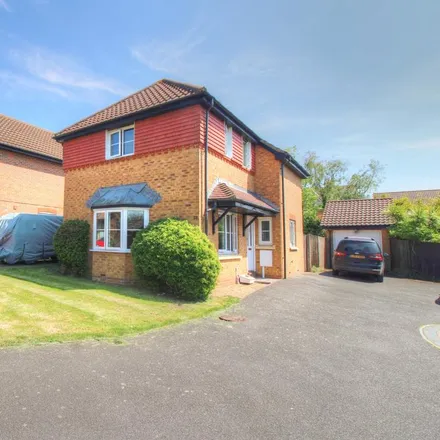 Rent this 3 bed house on Hamble Road in Stone Cross, BN24 5PU