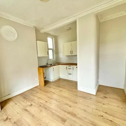 Image 5 - Electric Avenue, Southend-on-Sea, SS0 9PR, United Kingdom - Apartment for sale