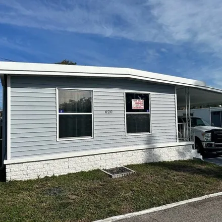Buy this studio apartment on 10th Street in Clearwater, FL 34625