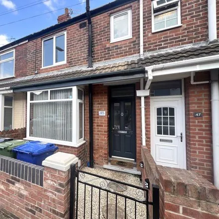 Rent this 3 bed townhouse on Lancaster Avenue in Grimsby, DN31 2EW
