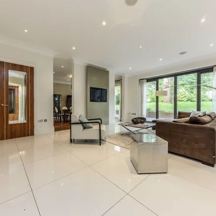 Rent this 6 bed apartment on The Studio in 7 Neville Avenue, London
