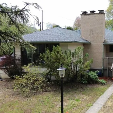 Buy this 4 bed house on 401 Northwest Windus Street in Pullman, WA 99163