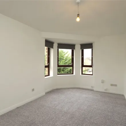Image 2 - Overnewton Square, Glasgow, G3 8RX, United Kingdom - Apartment for rent