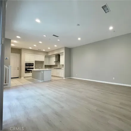 Image 3 - 122, 124 Spectacle, Irvine, CA 92618, USA - Loft for rent