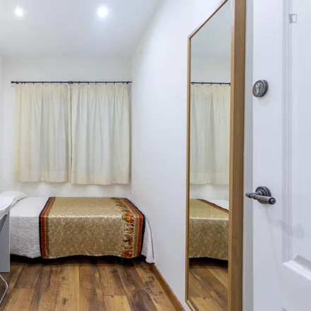 Rent this 3 bed room on Gran Via de les Corts Catalanes in 251, 08001 Barcelona