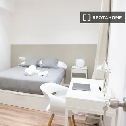 Rent this 4 bed room on Carrer de Floridablanca in 133, 08001 Barcelona