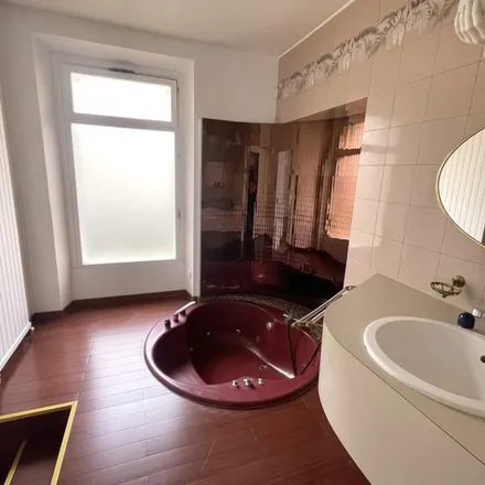 Rent this 5 bed apartment on 14 Boulevard Édouard Rey in 38000 Grenoble, France