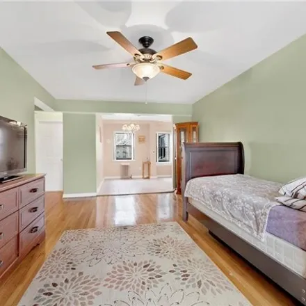 Image 7 - 8847 Bay 16th Street, New York, NY 11214, USA - Apartment for sale