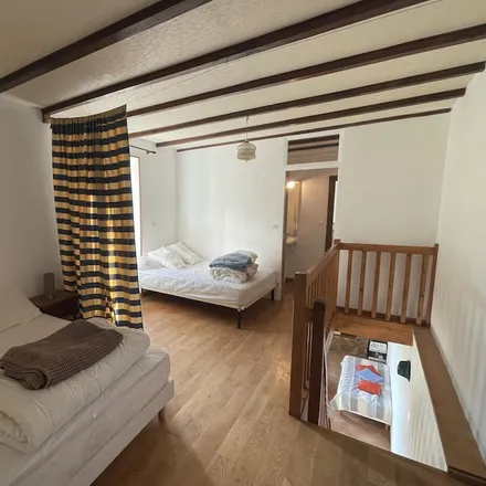 Rent this 3 bed house on 82110 Saint-Amans-de-Pellagal