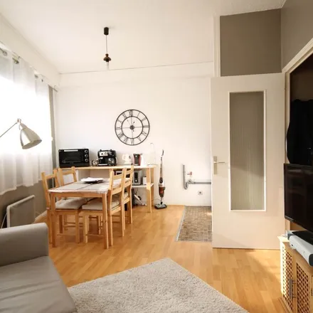 Image 2 - 34 Rue de Mortillet, 38000 Grenoble, France - Apartment for rent