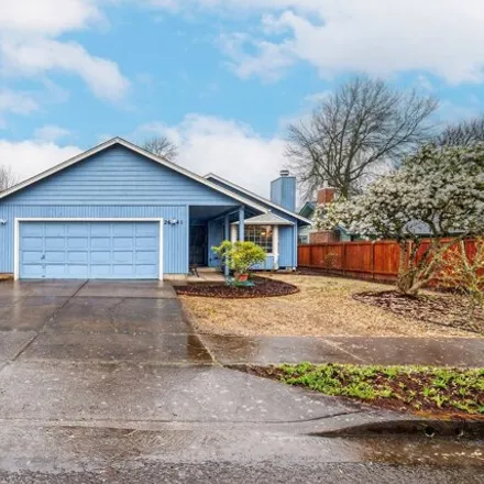 Buy this 3 bed house on 2641 Arnold Avenue in Eugene, OR 97402