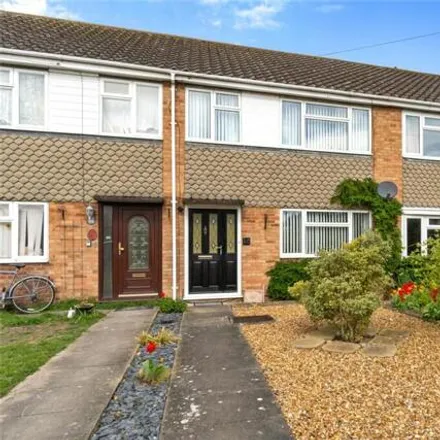 Buy this 3 bed townhouse on 42 Wolsey Way in Cambridge, CB1 3JQ