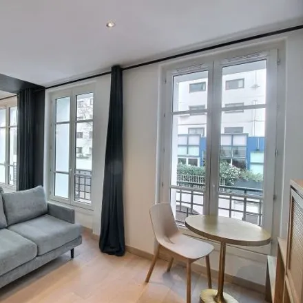 Image 1 - 9 Rue Forest, 75018 Paris, France - Apartment for rent