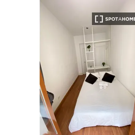 Rent this 3 bed room on Hortaleza 48 in Calle de Hortaleza, 48