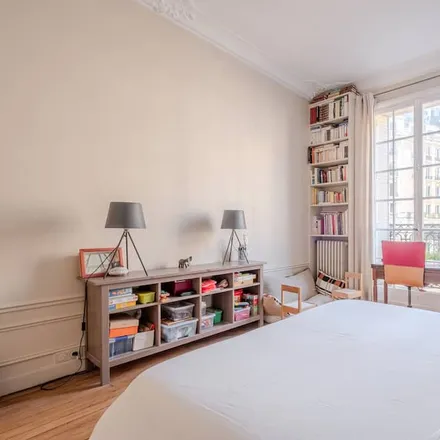 Rent this 3 bed apartment on Paris