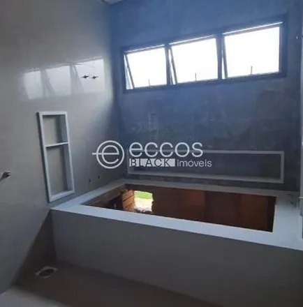 Buy this 3 bed house on Avenida Victor Alves Pereira in Vida Nova, Uberlândia - MG