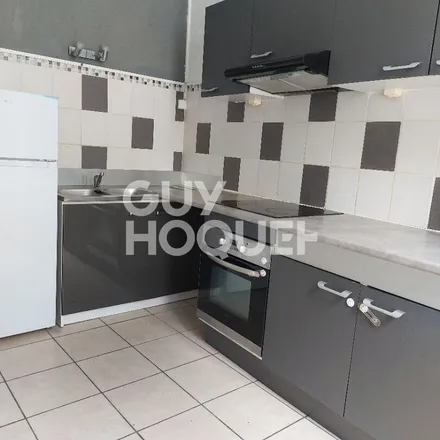 Rent this 3 bed apartment on 27 Rue Edmond Nocard in 77160 Provins, France