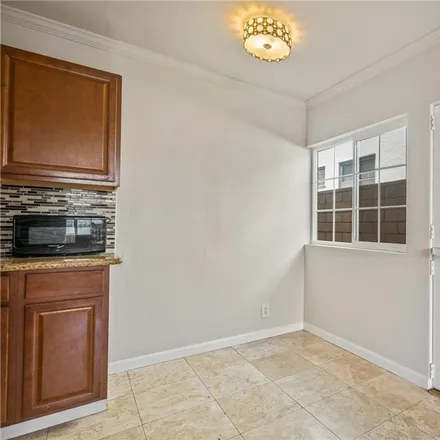 Image 9 - 4851 Edgewood Place, Los Angeles, CA 90019, USA - House for sale