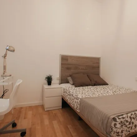 Rent this 5 bed room on Parque Colegio Santa Ana in Avinguda del Port, 51
