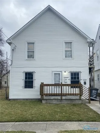 Buy this 3 bed house on 1187 Montrose Avenue in Air Line Junction, Toledo