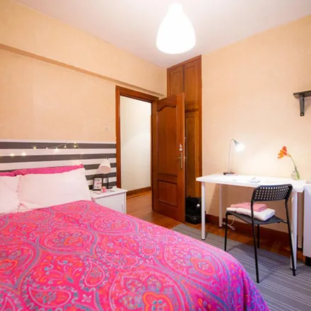 Rent this 3 bed apartment on Calle Monte Aldamiz / Aldamiz mendiaren kalea in 7, 48007 Bilbao